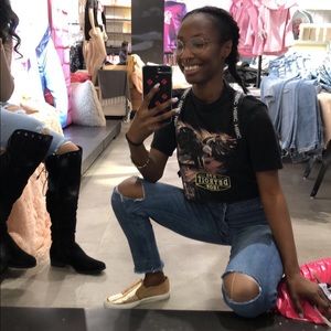 Meet your Posher, Ariana